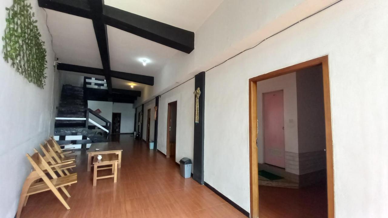 Dc Hotel & Hostel Labuan Bajo Eksteriør billede