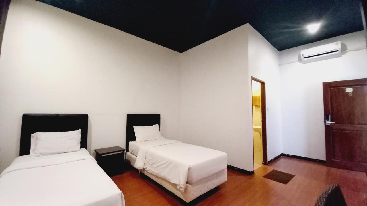 Dc Hotel & Hostel Labuan Bajo Eksteriør billede
