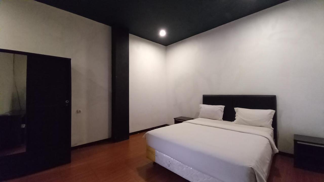 Dc Hotel & Hostel Labuan Bajo Eksteriør billede