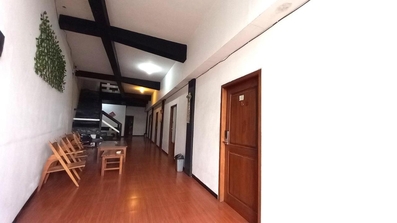 Dc Hotel & Hostel Labuan Bajo Eksteriør billede