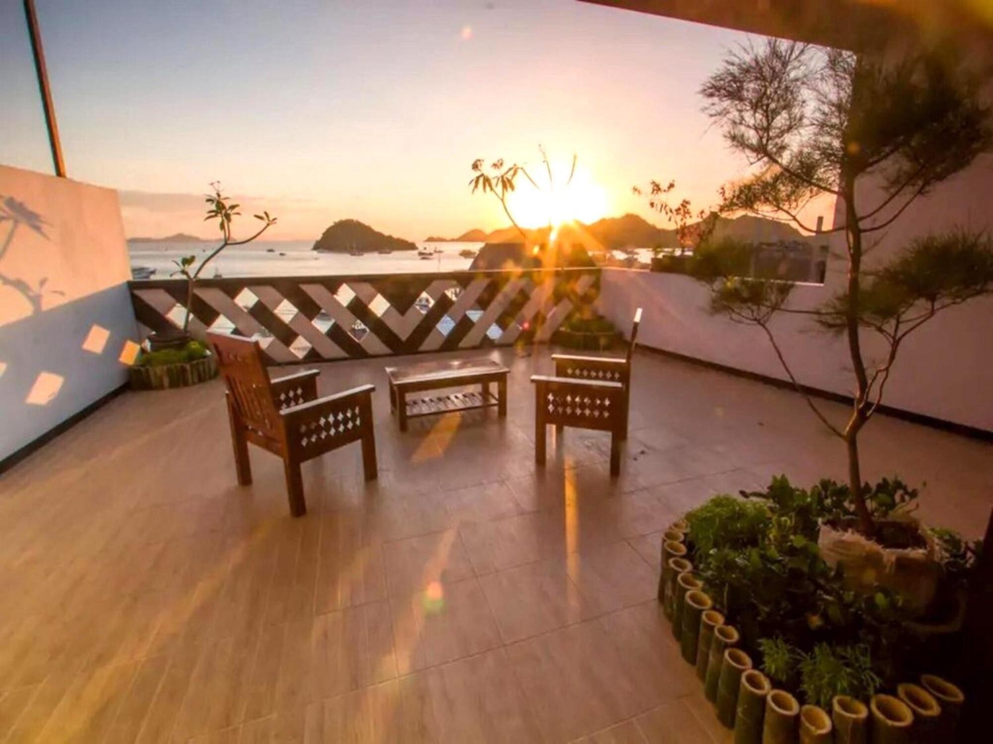 Dc Hotel & Hostel Labuan Bajo Eksteriør billede