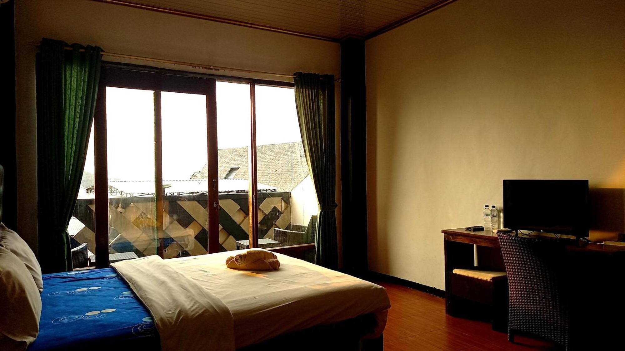 Dc Hotel & Hostel Labuan Bajo Eksteriør billede